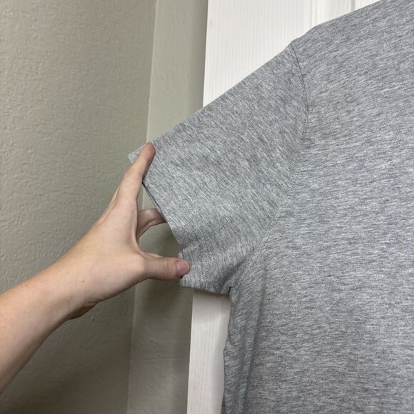 2010s Abercrombie & Fitch Small Gray V-Neck Tee Shirt Red Moose Logo Cotton Top - Picture 5 of 7